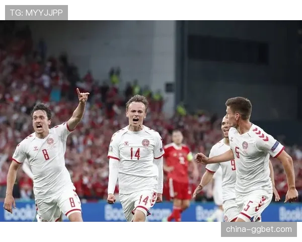 达姆斯高关键传球两次制造威胁，丹麦中场组织能力突出